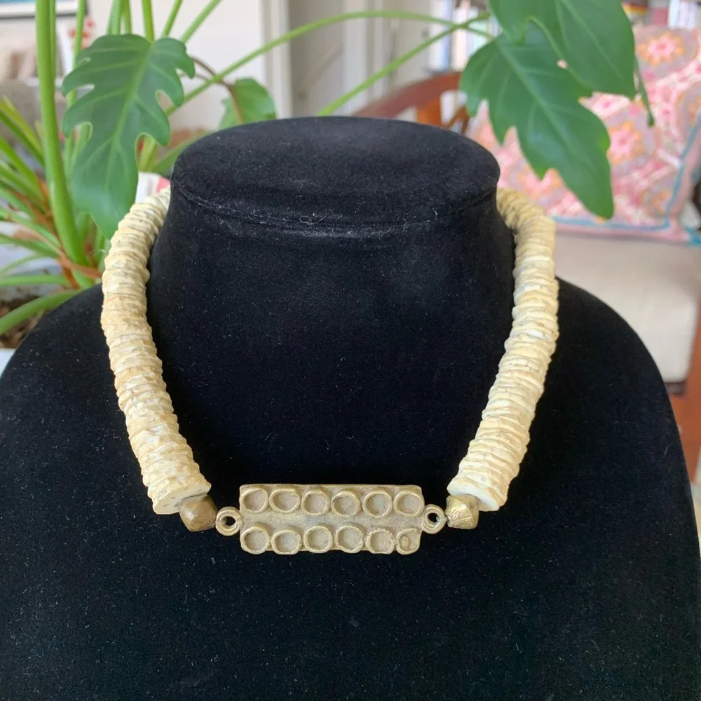 Shell & Pendant Necklace